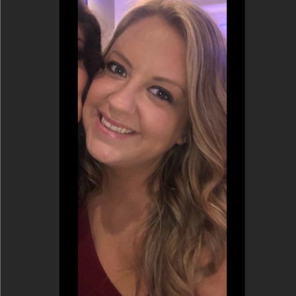 Meet your Posher, Justine - Picture 1 of 1